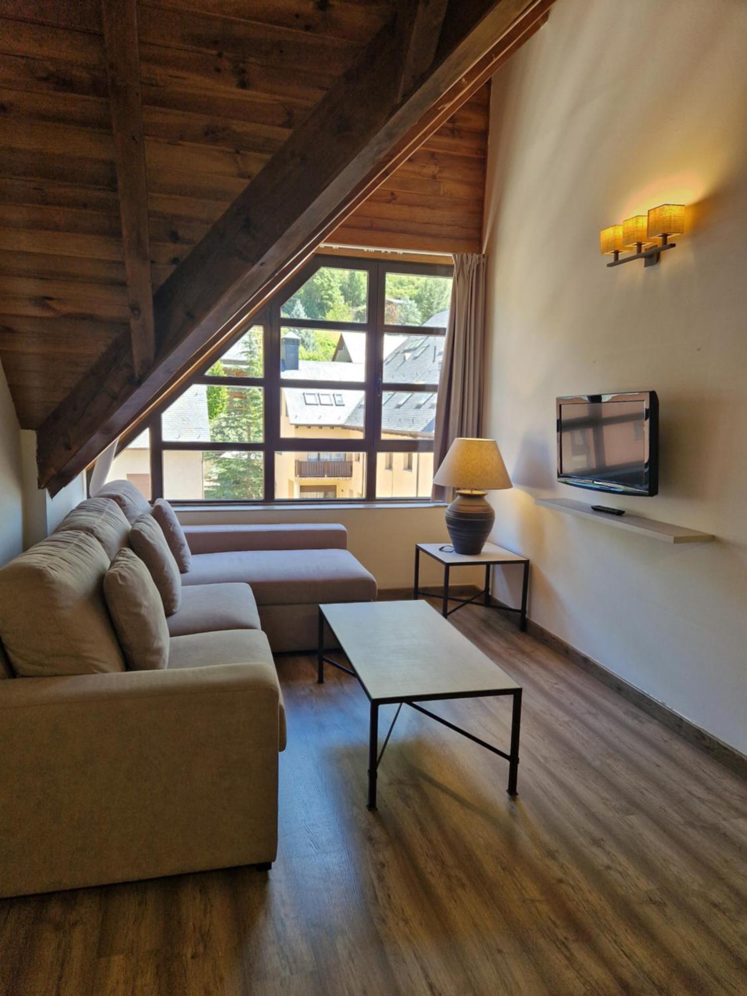 Eth Palai Aparthotel Vielha Bagian luar foto