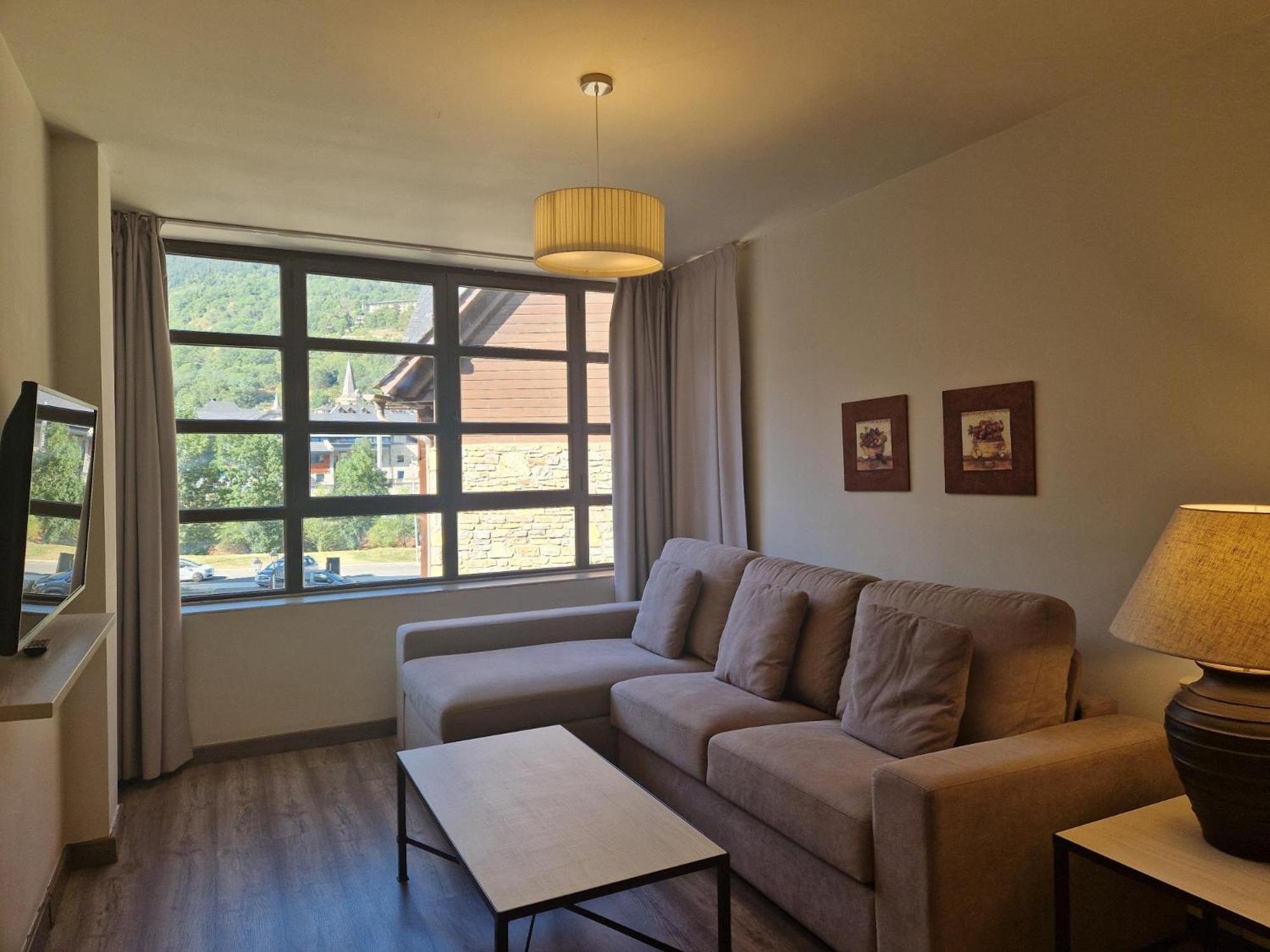 Eth Palai Aparthotel Vielha Bagian luar foto