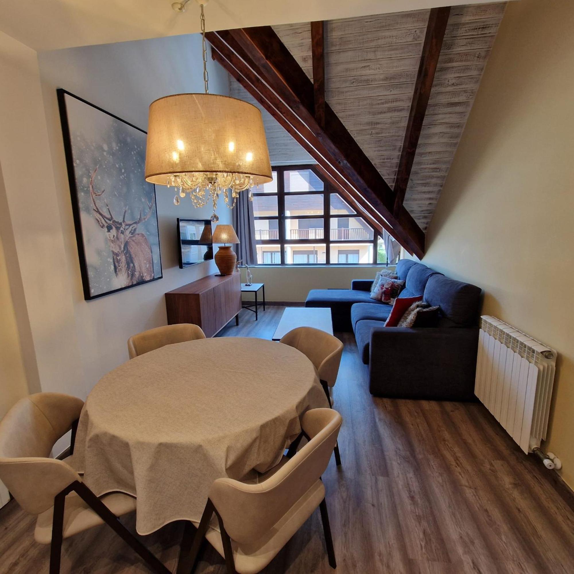 Eth Palai Aparthotel Vielha Bagian luar foto
