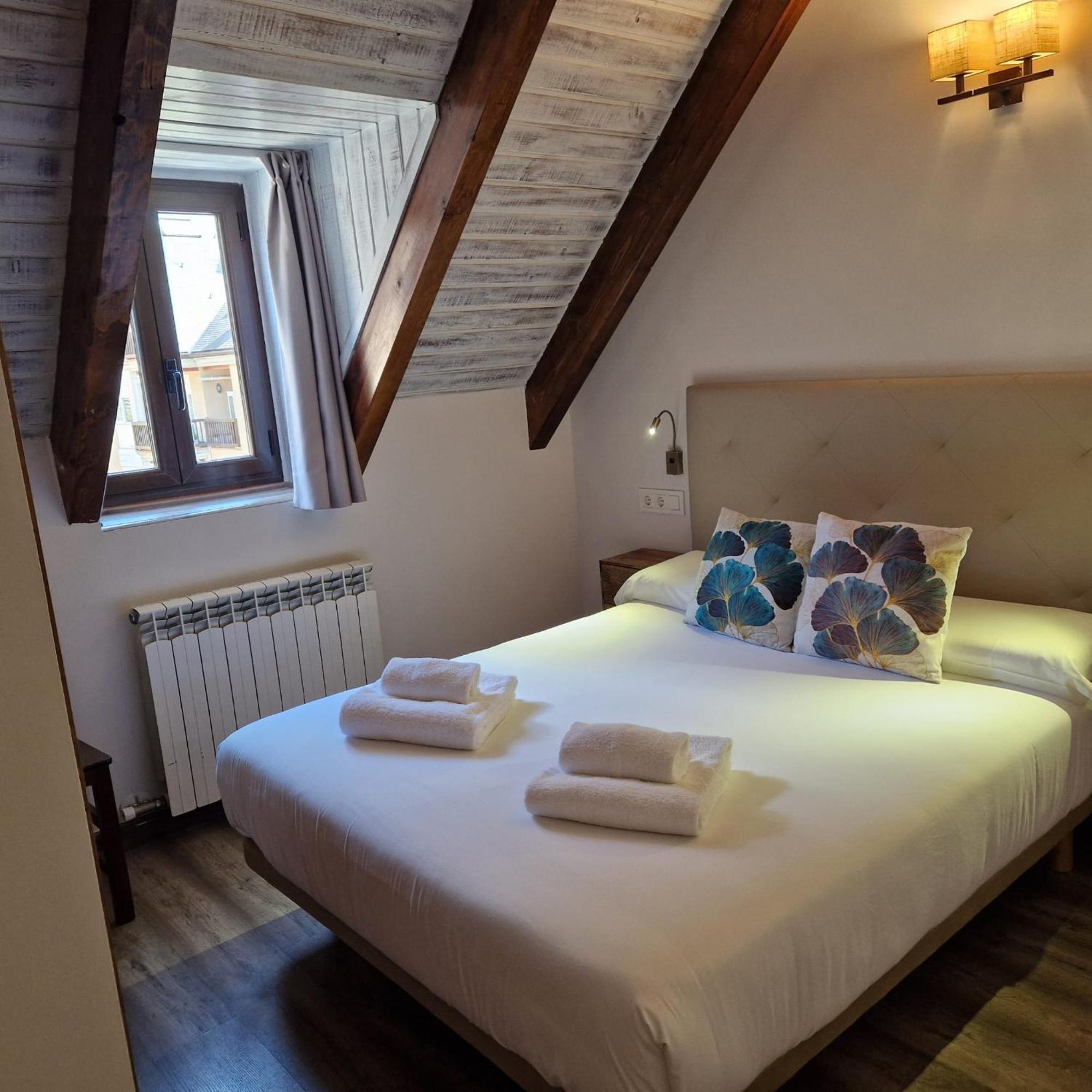 Eth Palai Aparthotel Vielha Bagian luar foto