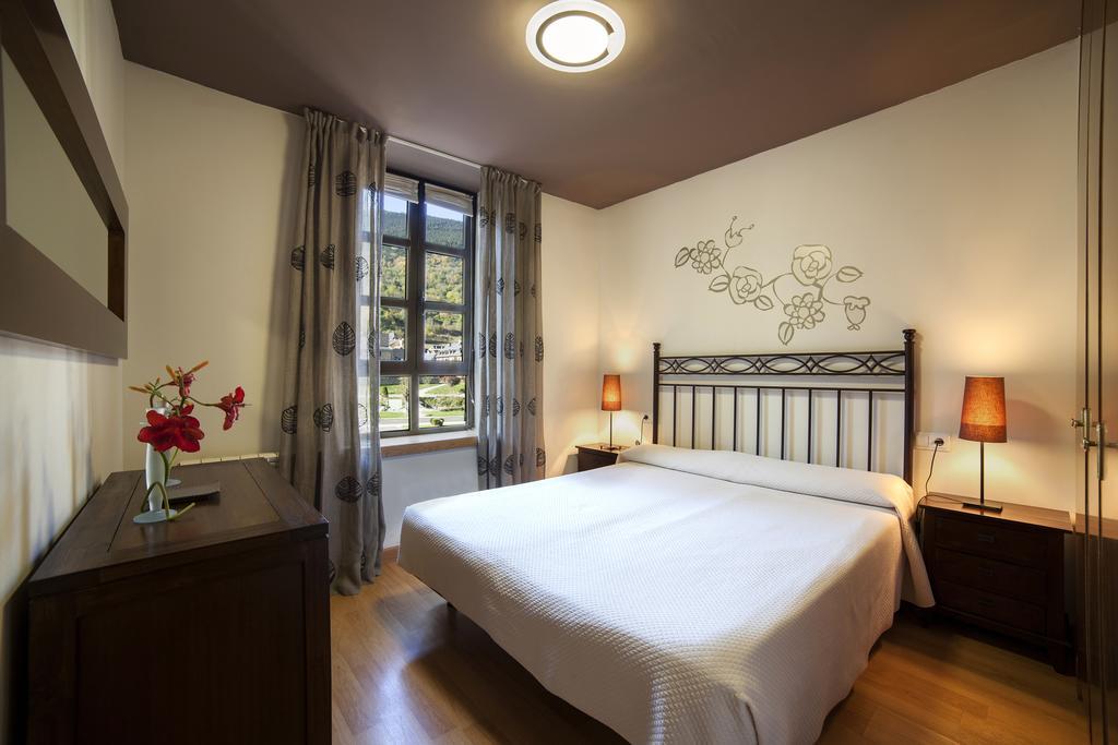 Eth Palai Aparthotel Vielha Bagian luar foto