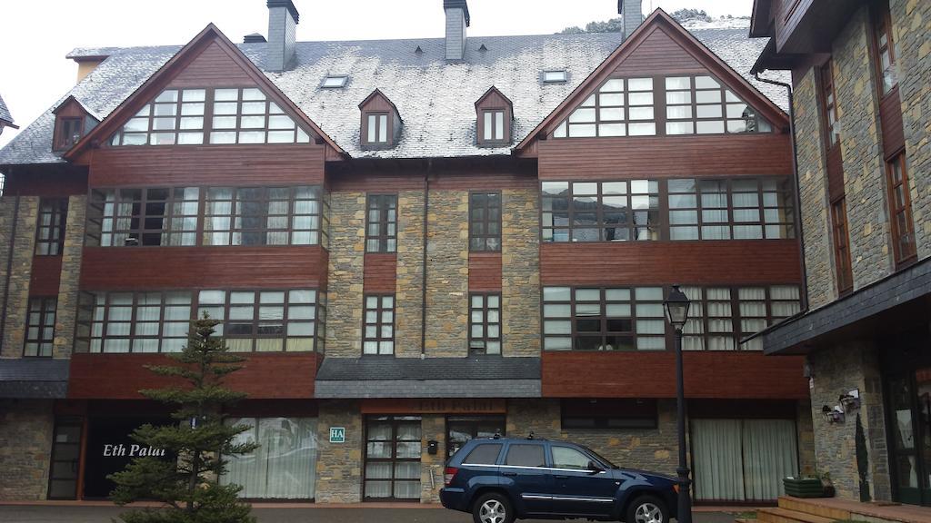 Eth Palai Aparthotel Vielha Bagian luar foto